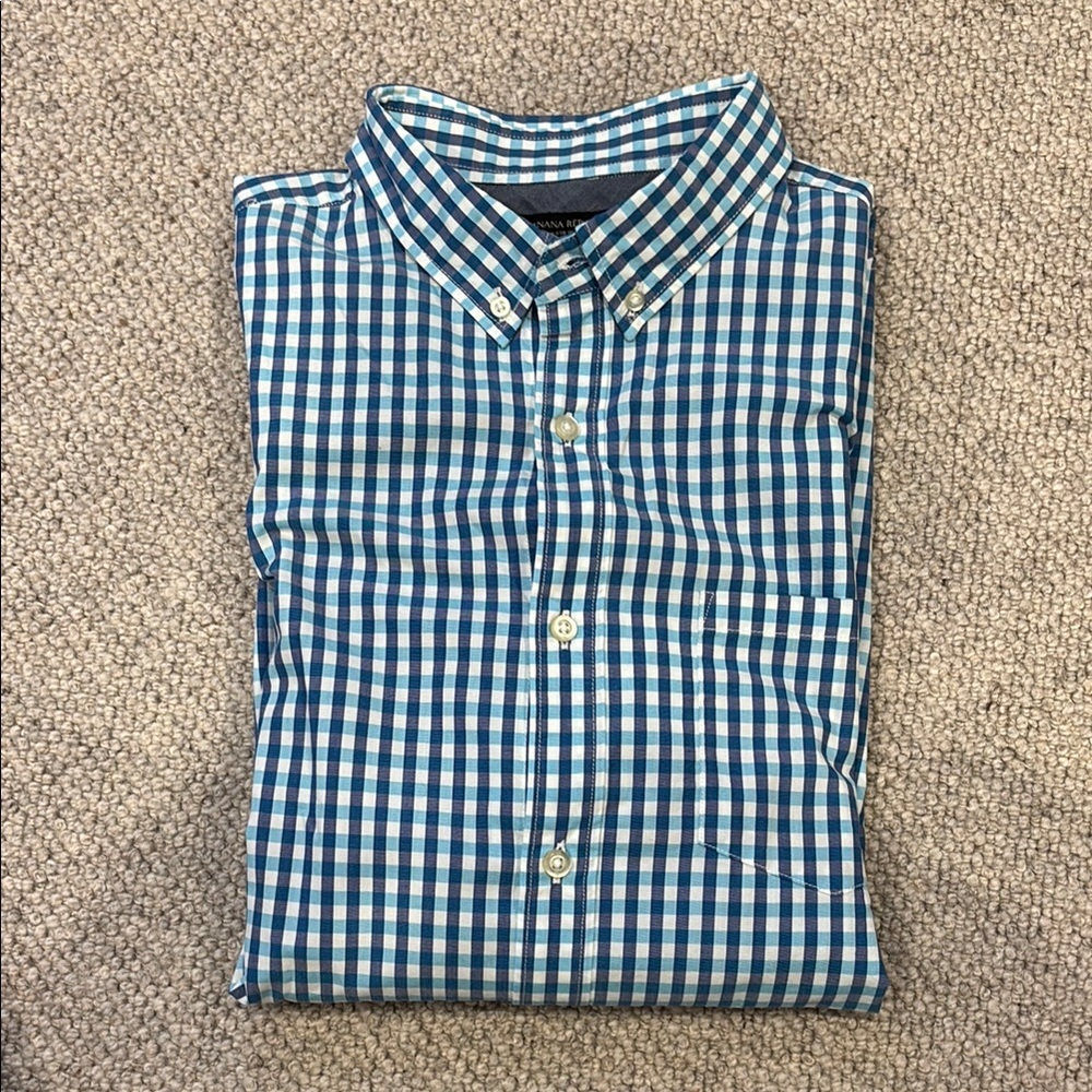 Banana Republic Blue and White Casual Button Down Shirt NWT